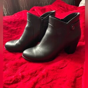 Giani Bernini Black Ankle Booties